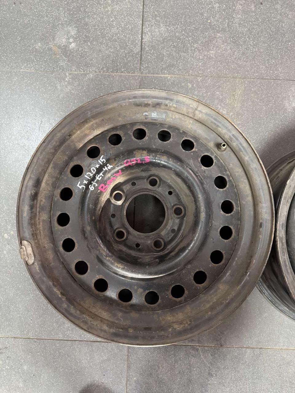 <p>Вітаю зацікавлених на авто розборці Чемпіон !!!<br />
 Предметом оголошення є Диск Металевий 5 120 R 15 6J Et42 Цо 72.5 Bmw</p>
 
 <p>Ціна вказана за 1шт!<br />
 &nbsp;</p>
 
 <p>Детальні фото та інформація за телефоном 0973363743<br />
 Відправка по усій Україні за передоплатою на транспортні витрати<br />
 Більш детальні фото надсилаємо на вайбер<br />
 Запрошуємо до перегляду інших оголошень</p> — фото 3