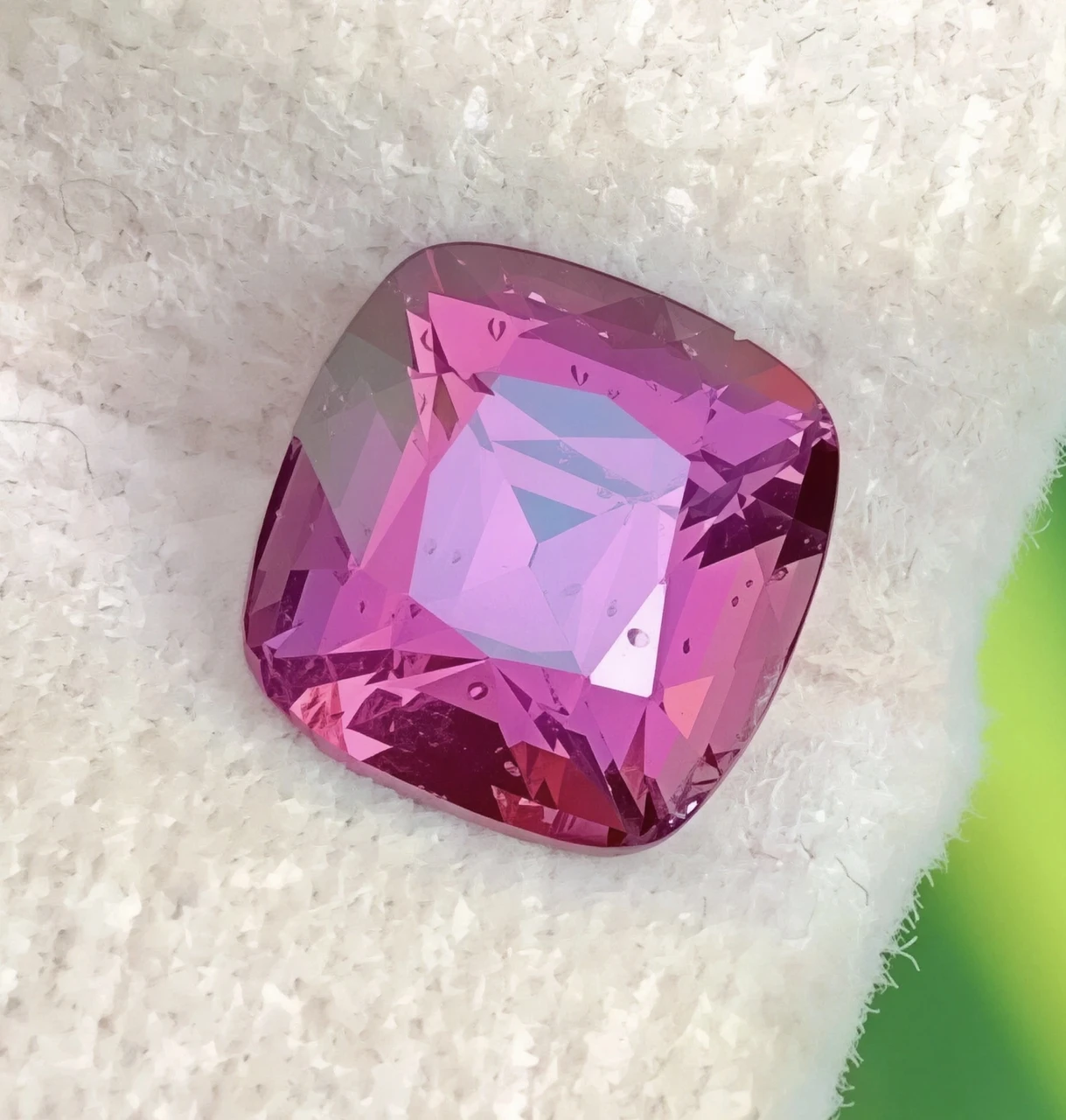 Натуральна Рожева Шпінель 1,51 Ct. 6.4 x 6.2 x 4.6 mm, фото 1