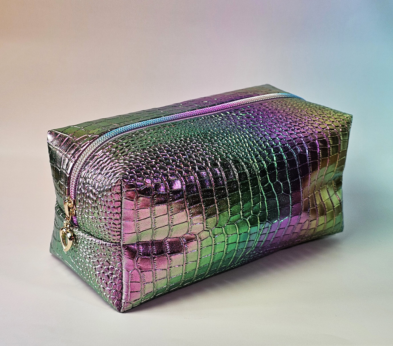 Голографічна косметичка зі штучної шкіри під крокодила Темна. Ручна робота. Kuzya Production, фото 1