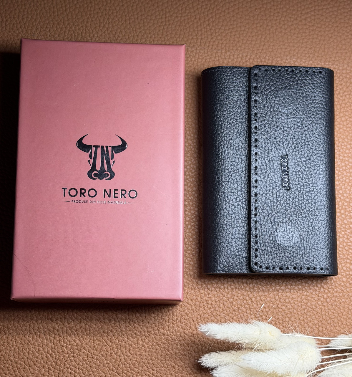 Портмоне, гаманець із натуральної шкіри чорний у подарунковій коробці, багато відділень для карт, магнітна застібка, фото 1