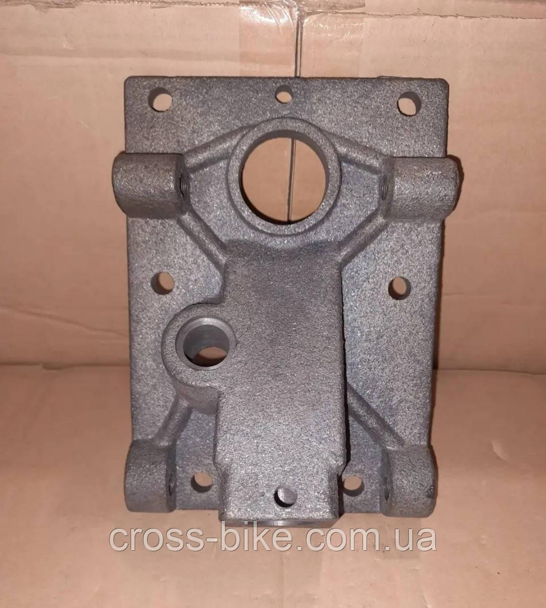 Кришка редуктора КПП (верхня) R175/R180, фото 1