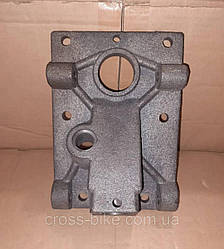 Кришка редуктора КПП (верхня) R175/R180