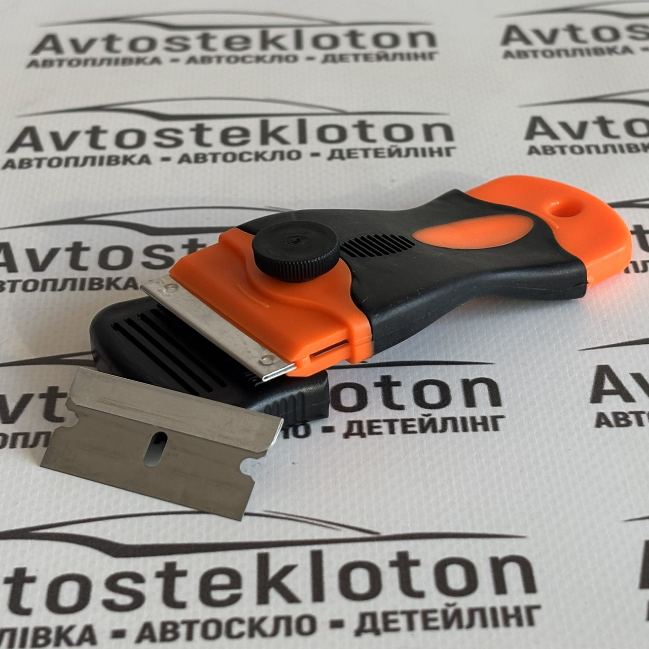 Пластиковий Скребок 3,8 см для лез ТМ-51