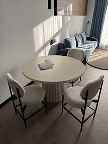 Стілець «Шон» із круглої металевої труби
Круглий дизайнерський стіл «Батл», діаметр 120 см, з дерева ясена