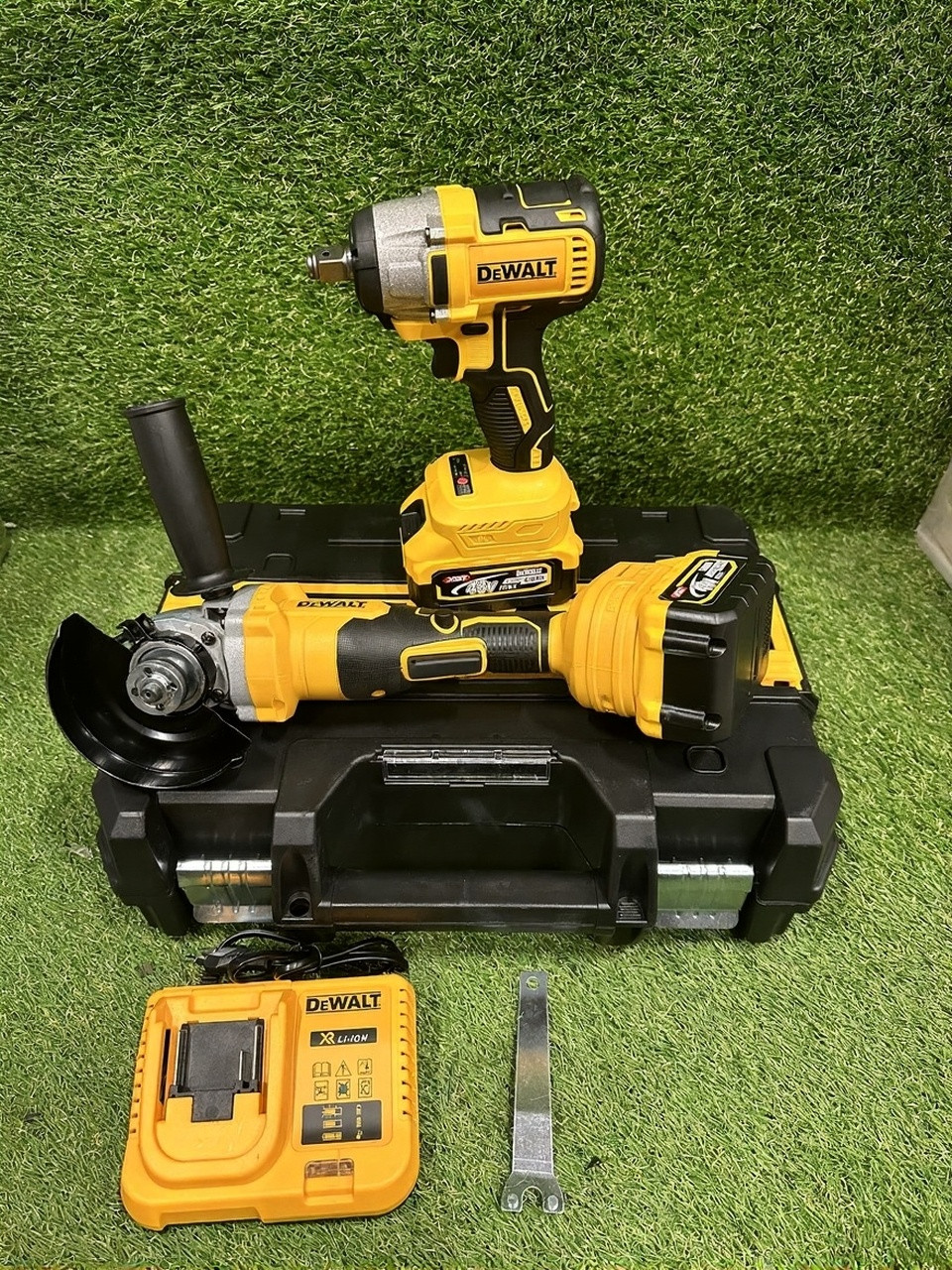 Набір інструменту DeWalt гайковерт DCF922D2T та УШМ DCG405P2 48 В з двома АКБ 6 А·год і зарядним, фото 1