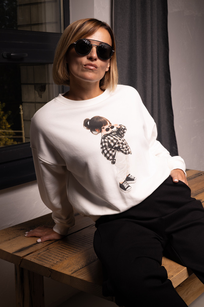 Жіночий світшот з принтом дівчинки KAPTSOVA MKKS3000-1, фото 1