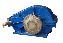 Редуктор Ц2-250-40