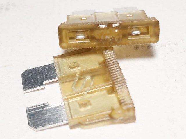 Запобіжник ЄВРО 7,5А (Китай) 35.3722 7,5А, фото 1