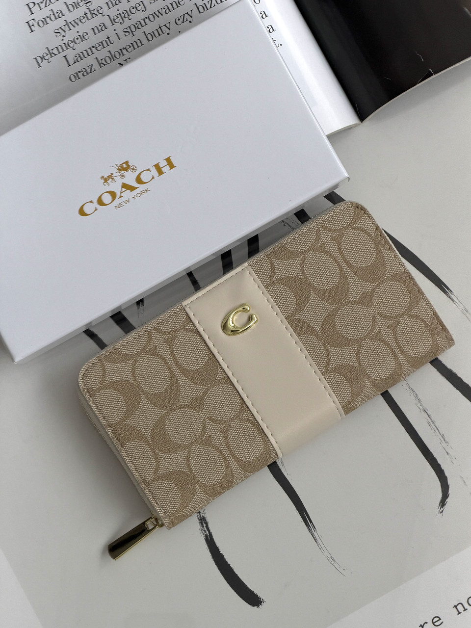 Гаманець Coach Accordion Zip Wallet Коуч жіночий великий молочний, фото 1