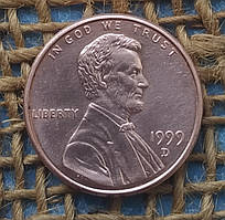 1 цент 1999 року. (D) США