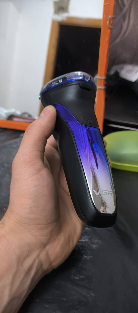 Електробритва-триммер акумуляторна з USB-зарядкою, бритва чоловіча для обличчя VGR V-306 - фото покупців 1