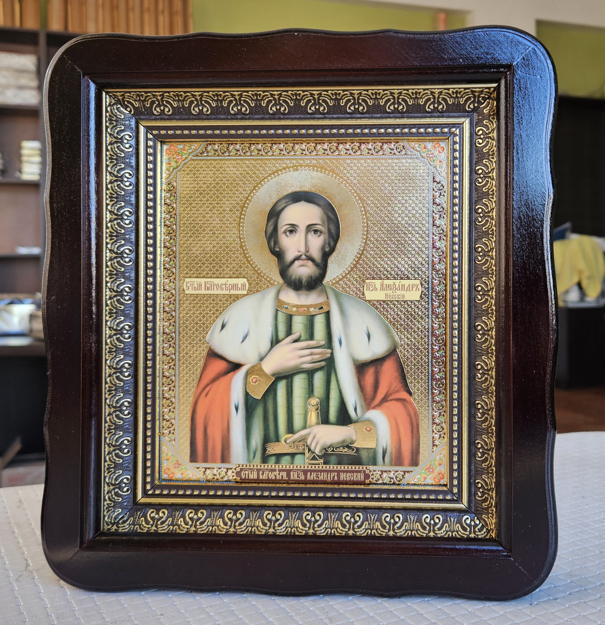 Ікона Святий Олександр Невський у темному фігурному дерев'яному кіоті під склом, розмір 26*23, сюжет 15*18., фото 1