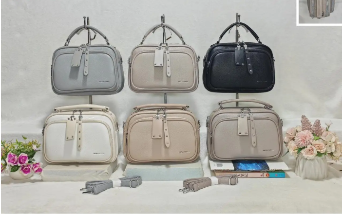 Сумка жіноча крос-боді 26,5*18,5 см на два відділення зі штучної шкіри в різних кольорах Zhenya, фото 1