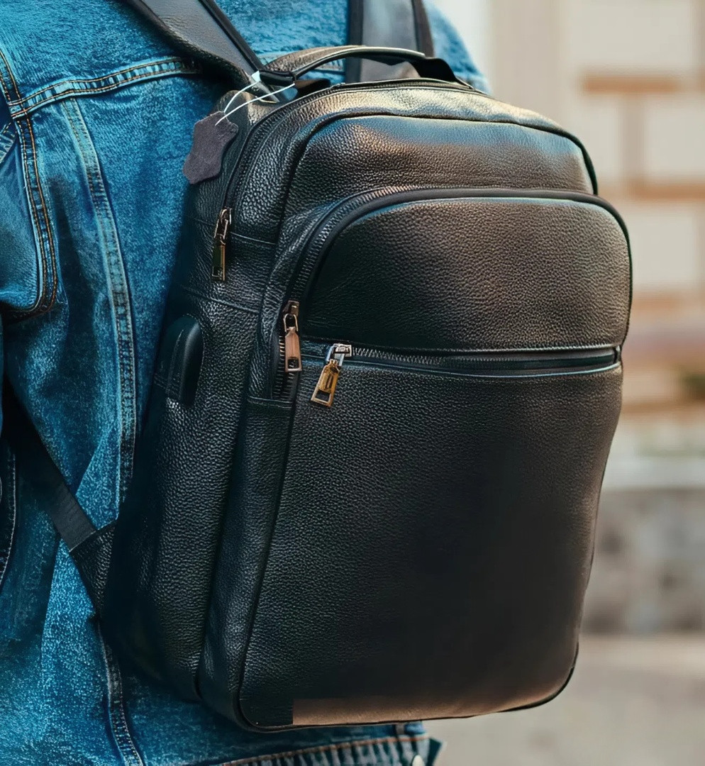 Рюкзак шкіряний для чоловіка 29х40х15, чорний колір, фото 1