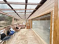 Ein Mobilheim mit Sauna – ein autarkes Zuhause, in dem Sie es immer warm haben. Fotos, Videos