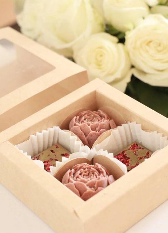 Цукерки “Малина-Матча” — авторські шоколадні солодощі з матча і малиновою пудрою