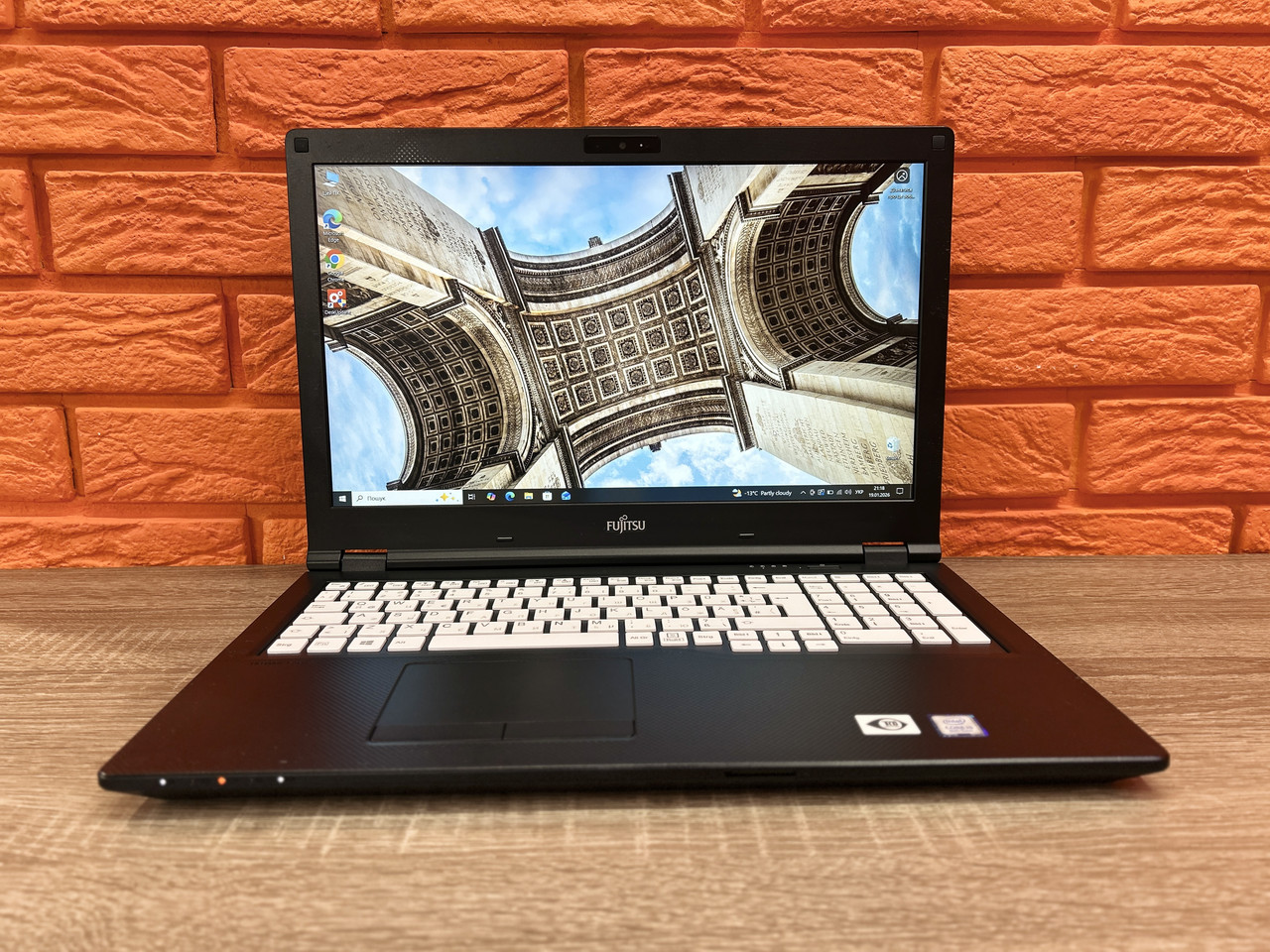 Ноутбук Fujitsu LifeBook E559, 15.6" FHD IPS, Intel Core i5-8265U 3.9GHz, DDR4 16ГБ, SSD 512ГБ, Win11 Pro, Клас В