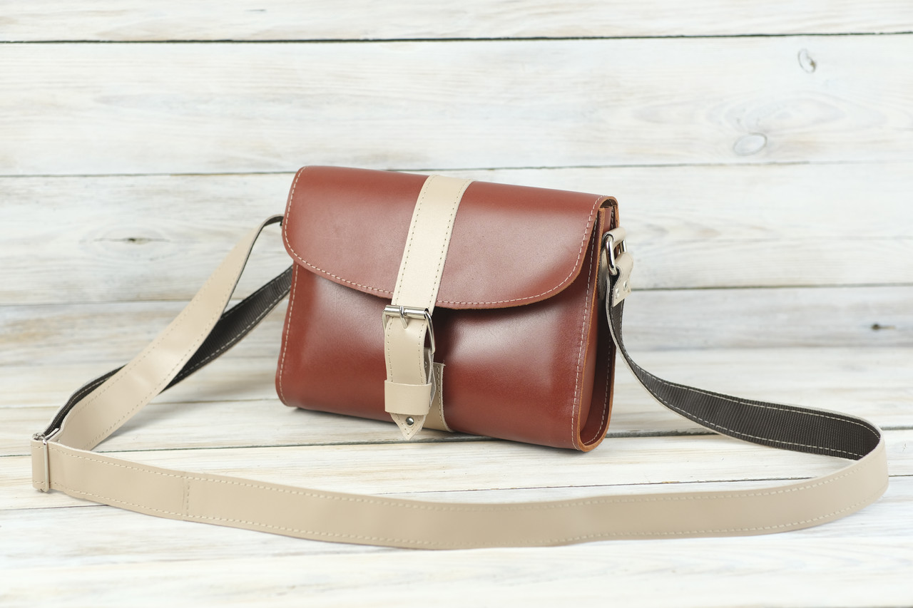 Жіноча сумка Ліліт з натуральної шкіри колір Коньяк