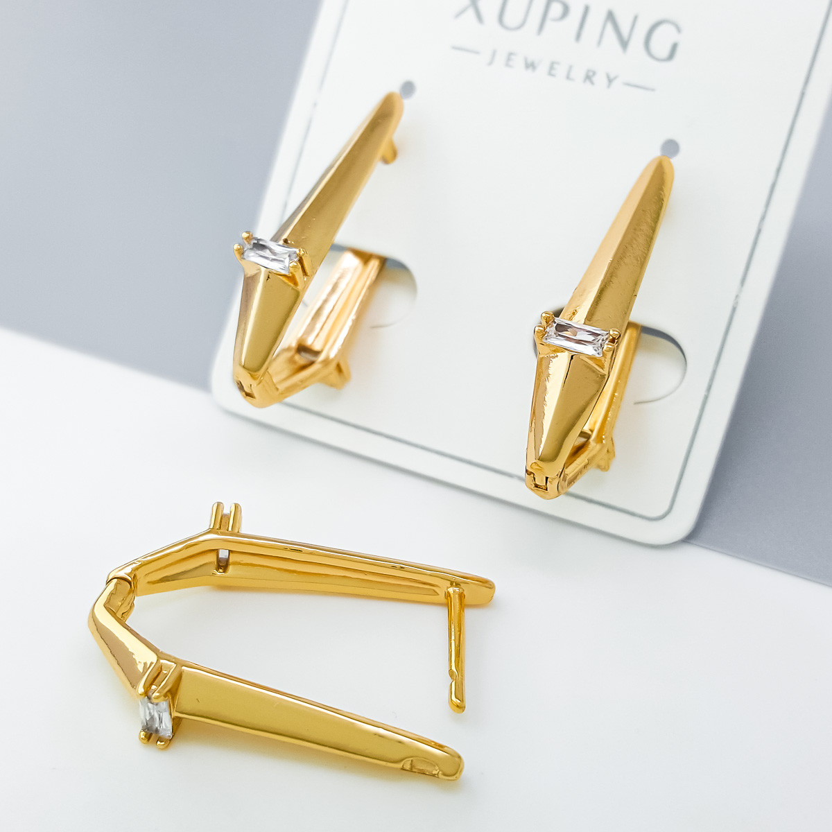 Сережки Фігурна Підкова з багетним цирконієм, англ.замок, медсплав Xuping позолота 18K, фото 1