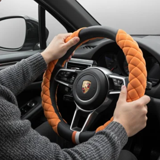 Чохол на кермо авто діаметром 38 см забезпечує гарне зчеплення рук з кермом та захищає обшивку від пошкоджень, помаранчевий, фото 1