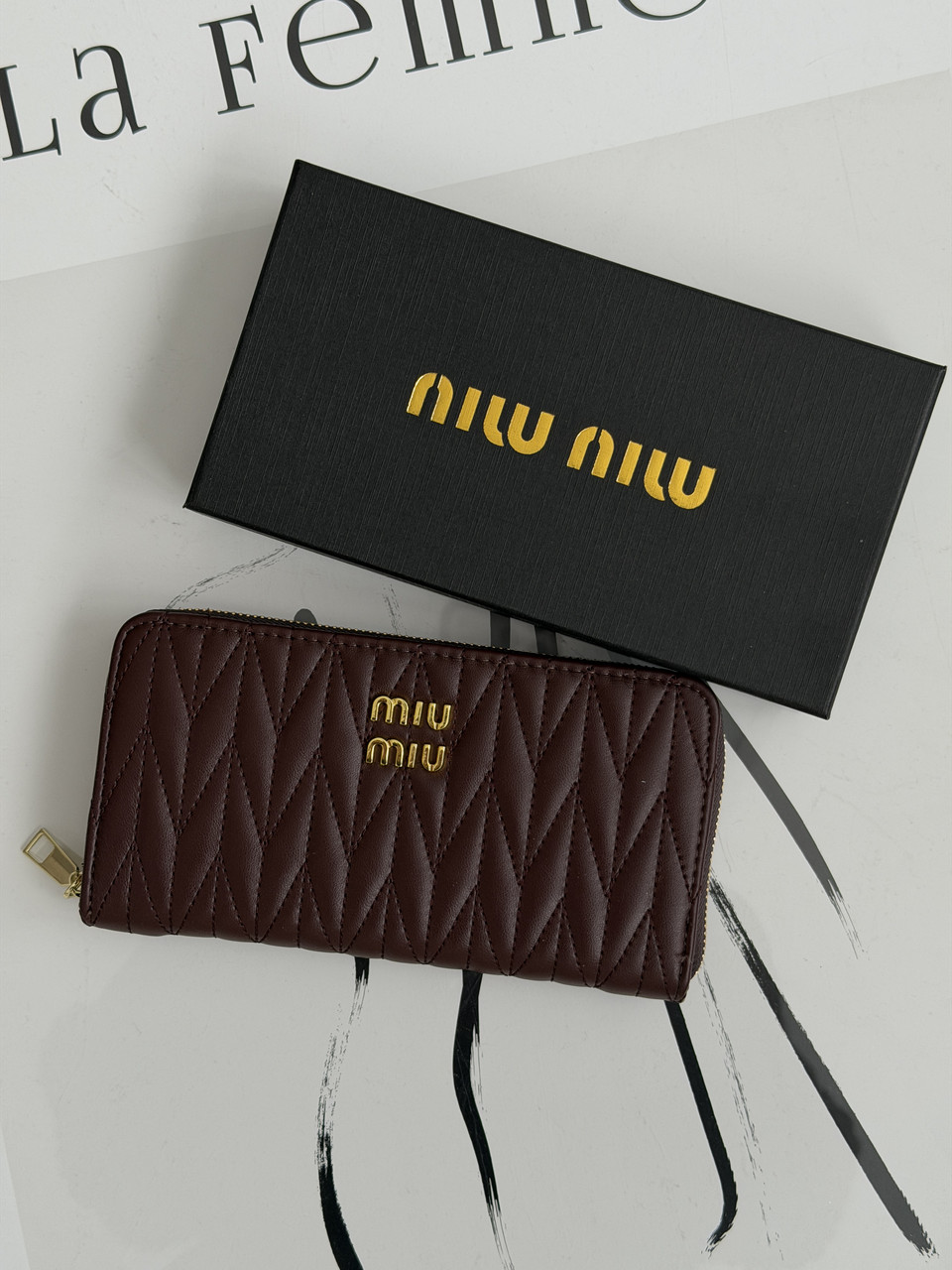 Гаманець Miu Miu жіночий великий шоколадний стьобаний, фото 1