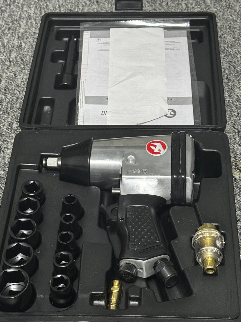 Гайковерт пневматичний у кейсі + набір головок 17 од. 1/2" INTERTOOL PT-1101 - фото покупців 1