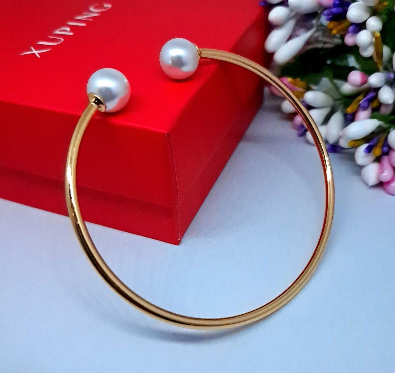 Жіночий браслет Класика перлини медичне золото Діаметр 57 мм ХР 5830