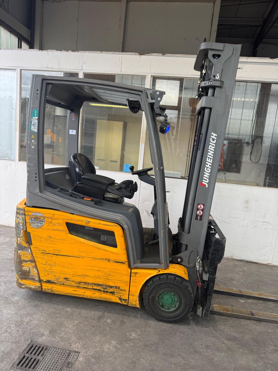 Electric forklift Jungheinrich EFG 216K, фото 1