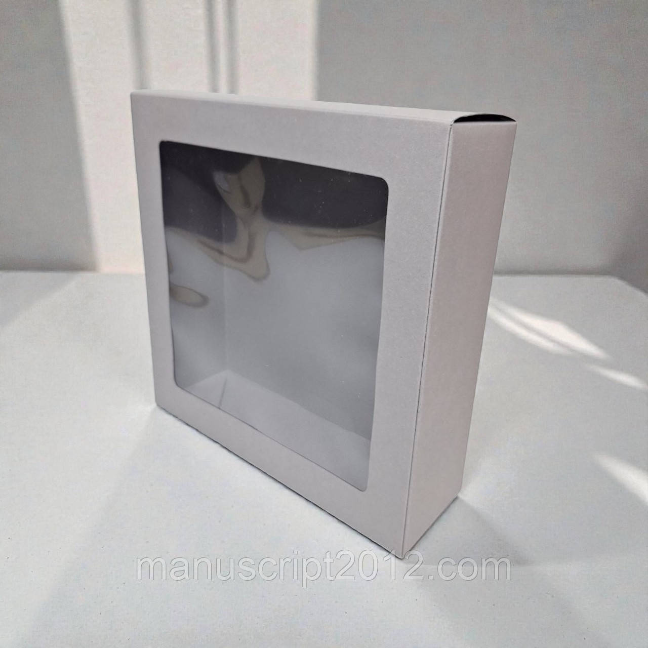 Коробка подарункова з вікном (200х200х65мм.) сіра