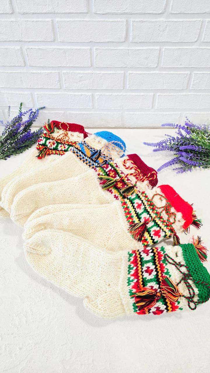 Жіночі в'язані капці