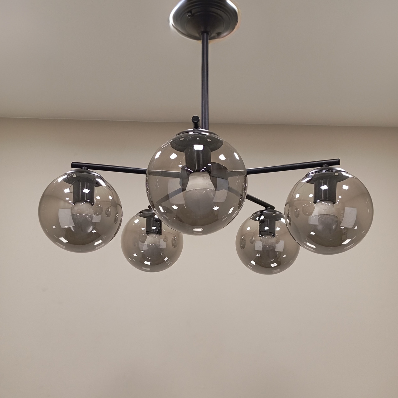 Чорна люстра з графітових кульок на 5 ламп (52-F150-5 BK+BK)