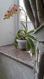 Підвіконня та відливи з граніту та мармуру