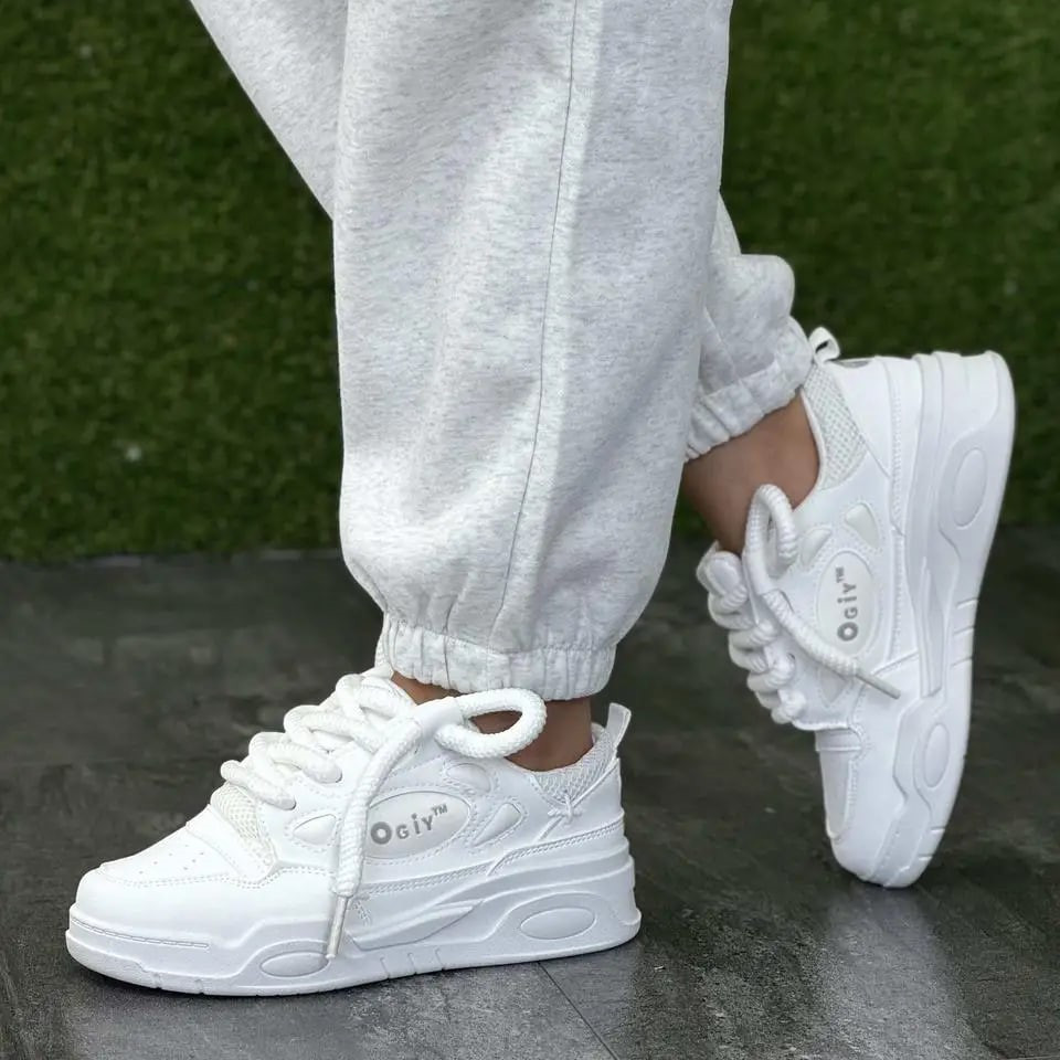 Кросівки жіночі білі