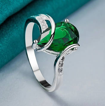 Жіноче сріблясте кільце з зеленим каменем код 2417