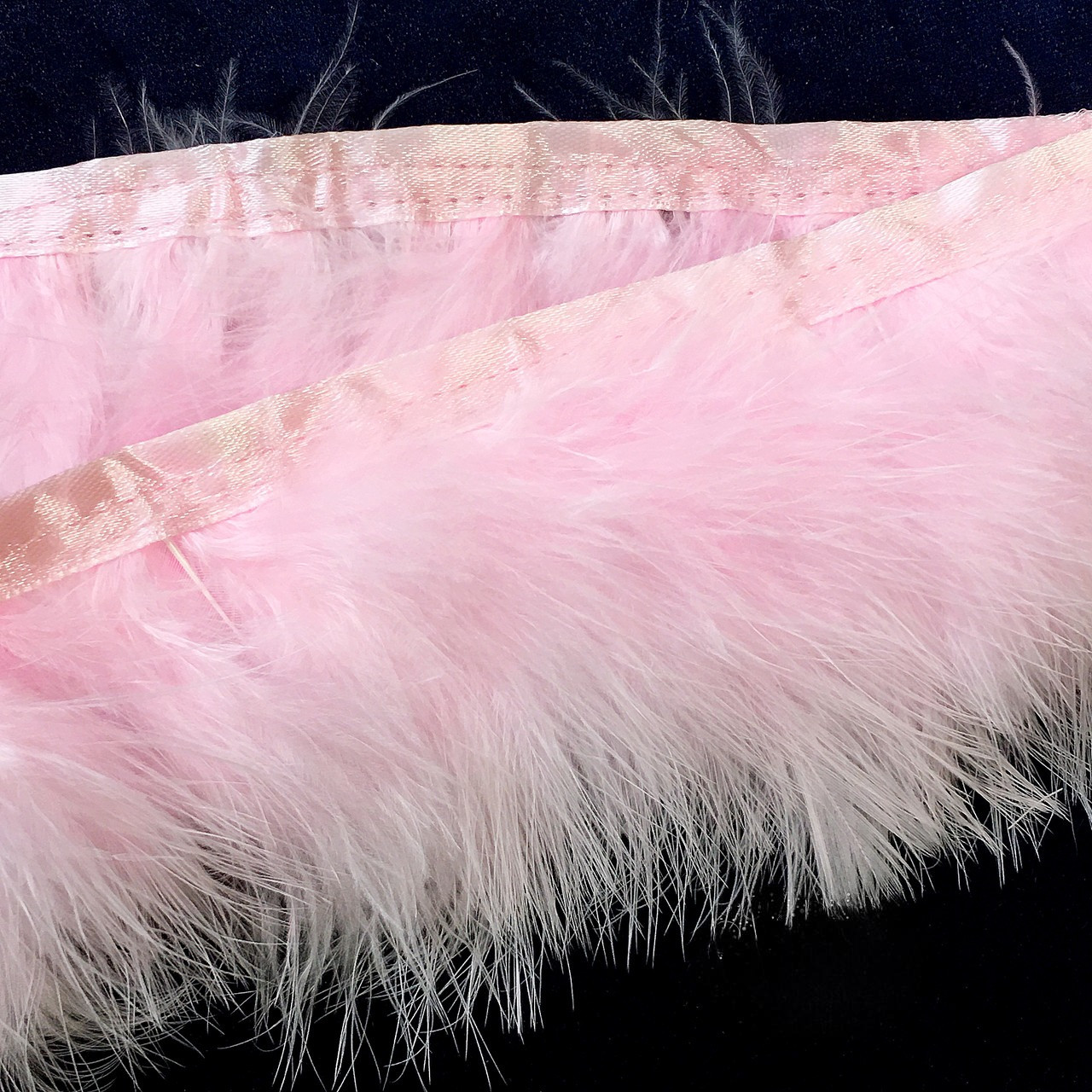 Тасьма з лебединих пер Lt Rose, висота 17см* 0.5 м