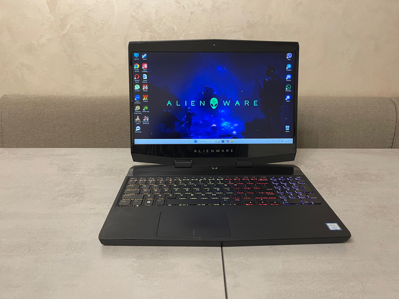 Ігровий ноутбук Dell Alienware 15, 15,6" FHD IPS, i7-8750H, 16GB, 256GB SSD, nVidia GeForce RTX 2060 6GB, фото 1