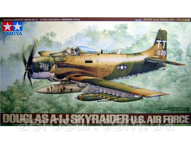 Douglas A-1J SKYRAIDER U. S. Air Force 1/48 TAMIYA 61073