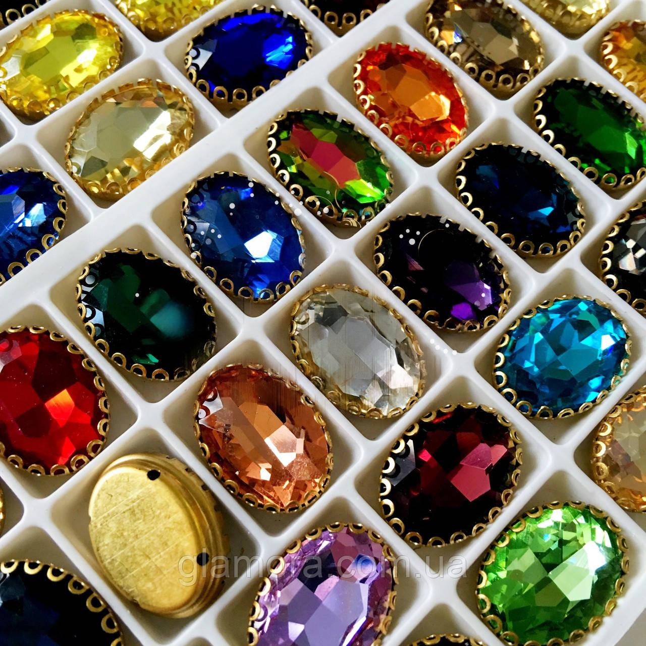 Овал в ажурній золотій оправі Колір Aquamarine Розмір 13х18мм, фото 1