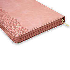 Укр. Біблія Сучасний переклад Турконяк Друге видання середнього формату (світло-рожева, шкірзам, індекси, блискавка, золото 15х21), фото 5