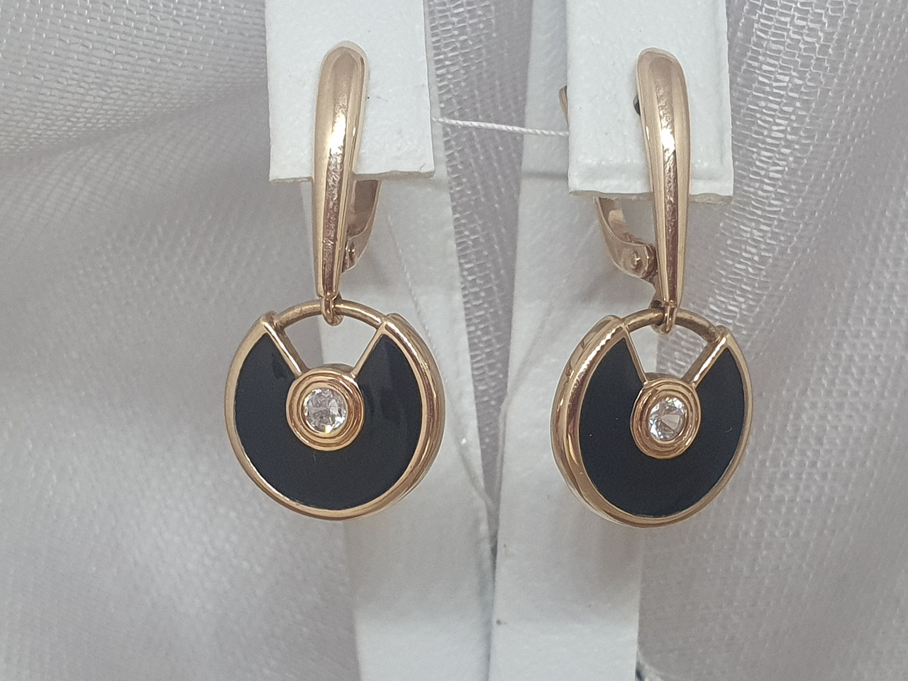 Золоті сережки-підвіски з фіанітами і емаллю. СВ796И