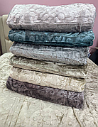 Коц велюровий вибитий Laura Grand бежевий, плед 2,00 × 2,30 м у подарунковій сумці