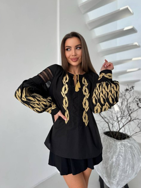 Вишита блуза жіноча з вишитими колосками прикрашена мереживом розміри S, M, L.