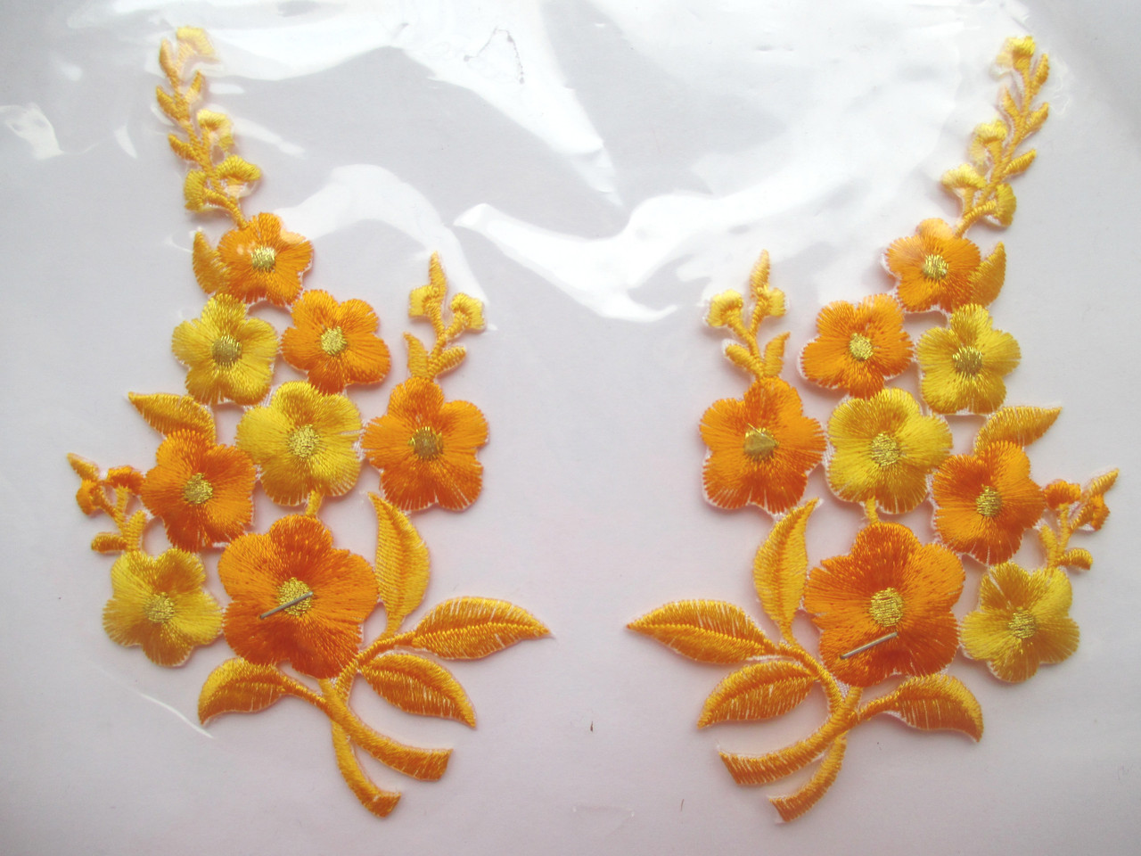 Аплікація вишивка клейова парна "Квіти" світло-оранжеві, 12 см 1п