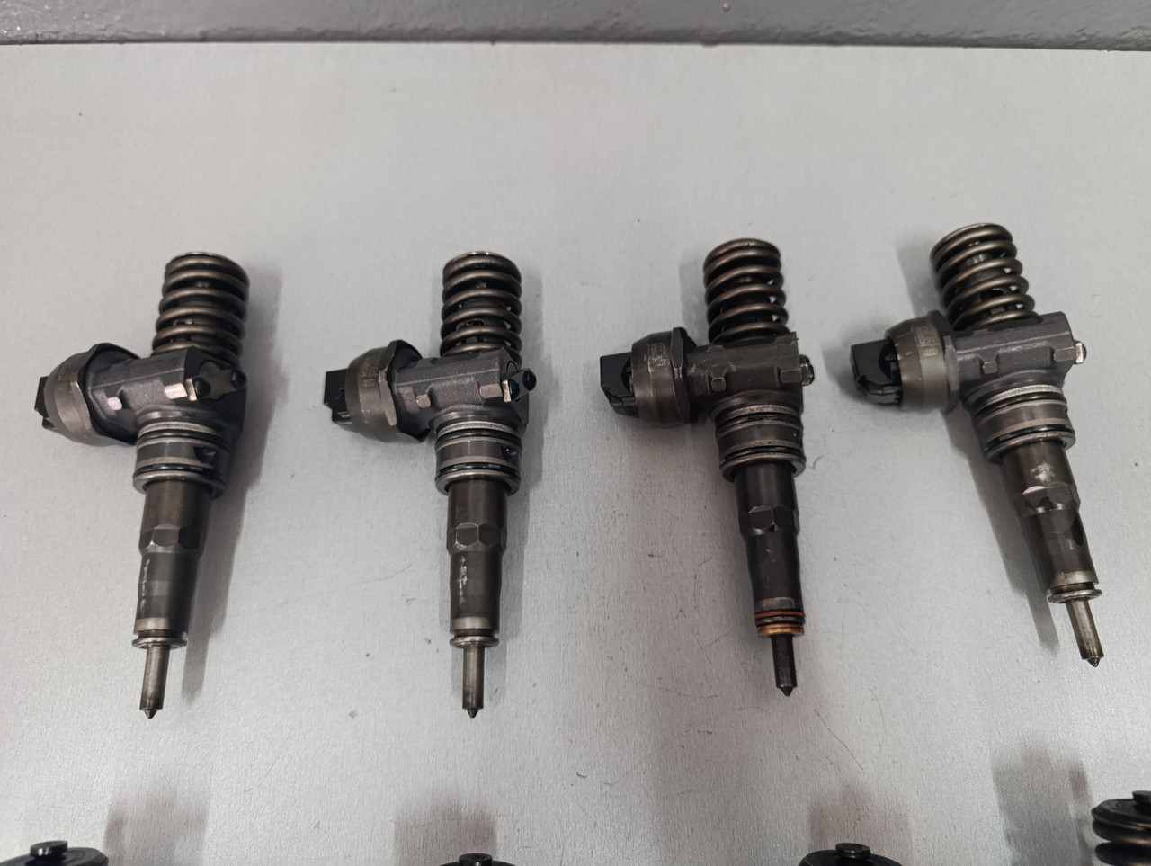 VW Skoda 2.0 TDI BMM BMP Насос-форсунки (Комплект) 038130073BQ