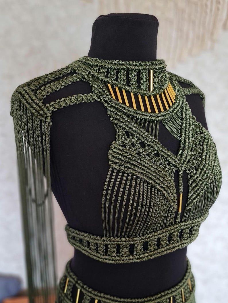 Топ з макраме з бахромою, бохо-фестивальний образ