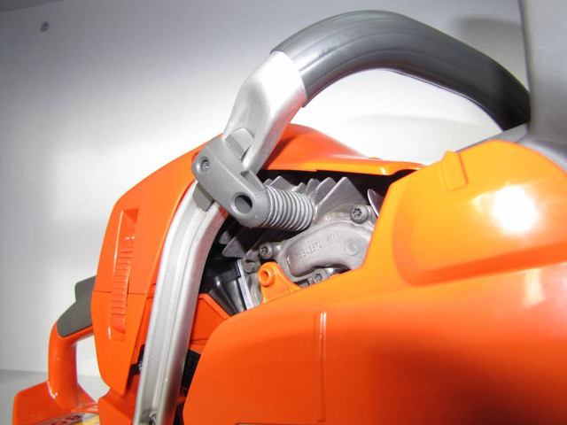 Аммортизатор професійної бензопили Хускварна 545