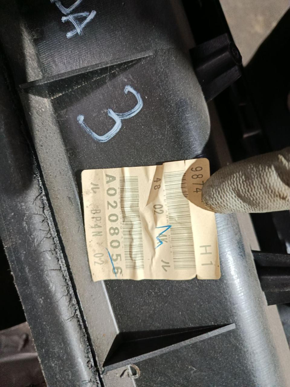 Вітаю зацікавлених на авто розборці Чемпіон !!!<br />
 Предметом оголошення є&nbsp;Селектор АКПП Mazda 3 BK (06-09) 1.6 FN0221444<br />
 Фактичний стан на фото. Гарантія 14 днів на встановлення та перевірку<br />
 Висилаємо по всій Україні по передоплаті на транспортні витрати!<br />
 Наявність та асортимент на складі постійно змінюються.<br />
 Точні деталі уточняйте по телефону +380973363743 — фото 3