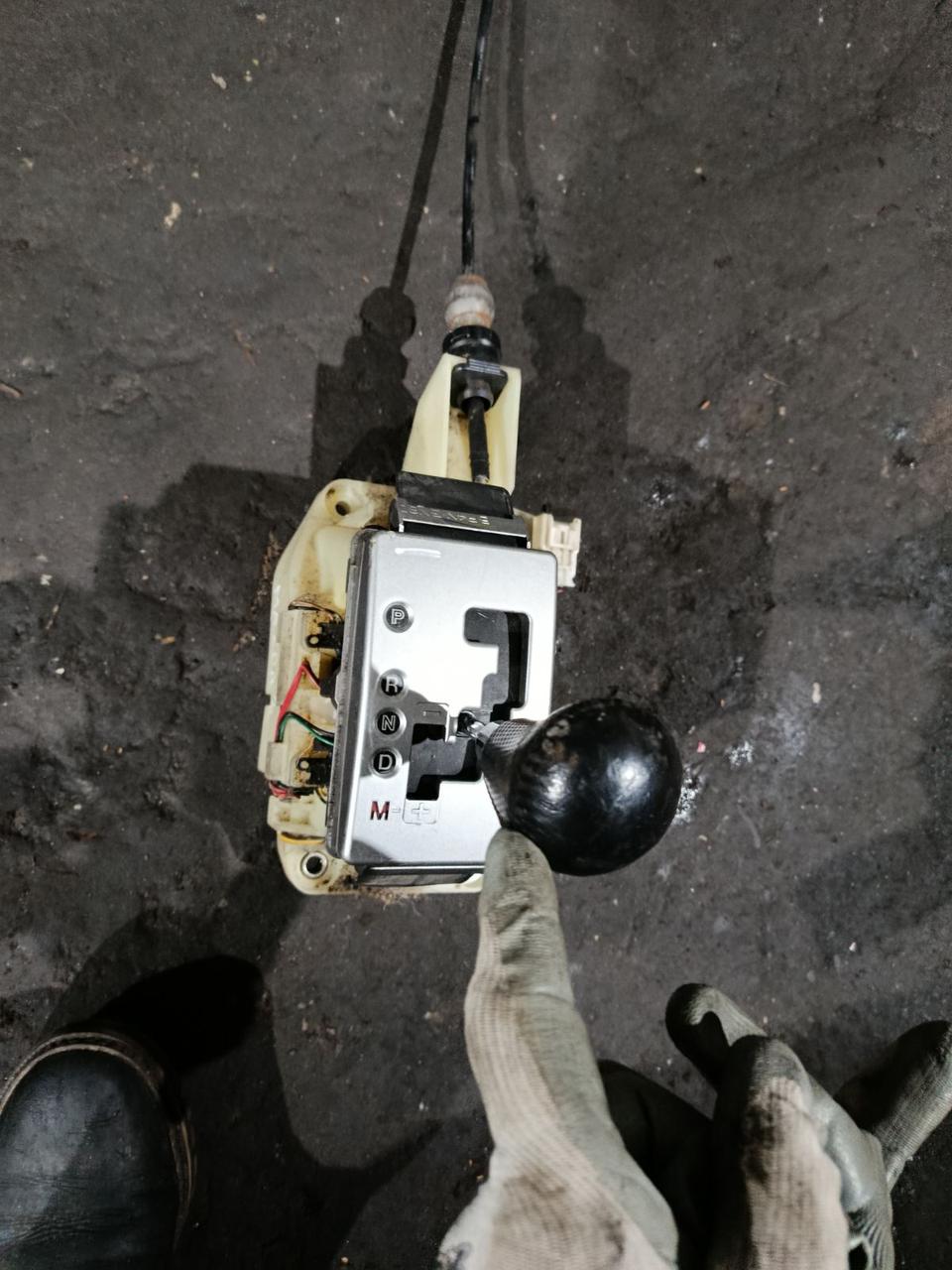 Вітаю зацікавлених на авто розборці Чемпіон !!!<br />
 Предметом оголошення є&nbsp;Селектор АКПП Mazda 3 BK (06-09) 1.6 FN0221444<br />
 Фактичний стан на фото. Гарантія 14 днів на встановлення та перевірку<br />
 Висилаємо по всій Україні по передоплаті на транспортні витрати!<br />
 Наявність та асортимент на складі постійно змінюються.<br />
 Точні деталі уточняйте по телефону +380973363743 — фото 1