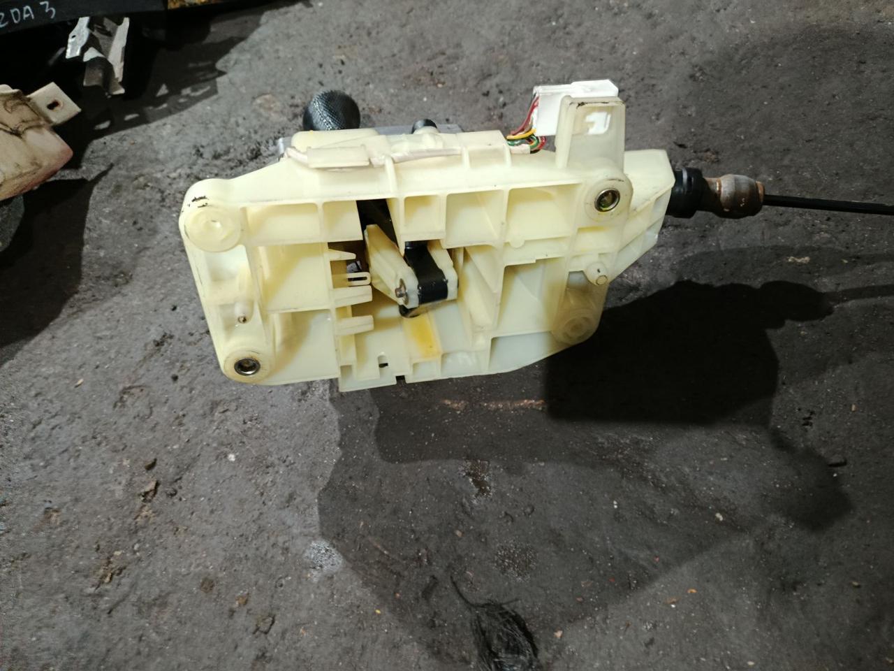 Вітаю зацікавлених на авто розборці Чемпіон !!!<br />
 Предметом оголошення є&nbsp;Селектор АКПП Mazda 3 BK (06-09) 1.6 FN0221444<br />
 Фактичний стан на фото. Гарантія 14 днів на встановлення та перевірку<br />
 Висилаємо по всій Україні по передоплаті на транспортні витрати!<br />
 Наявність та асортимент на складі постійно змінюються.<br />
 Точні деталі уточняйте по телефону +380973363743 — фото 5