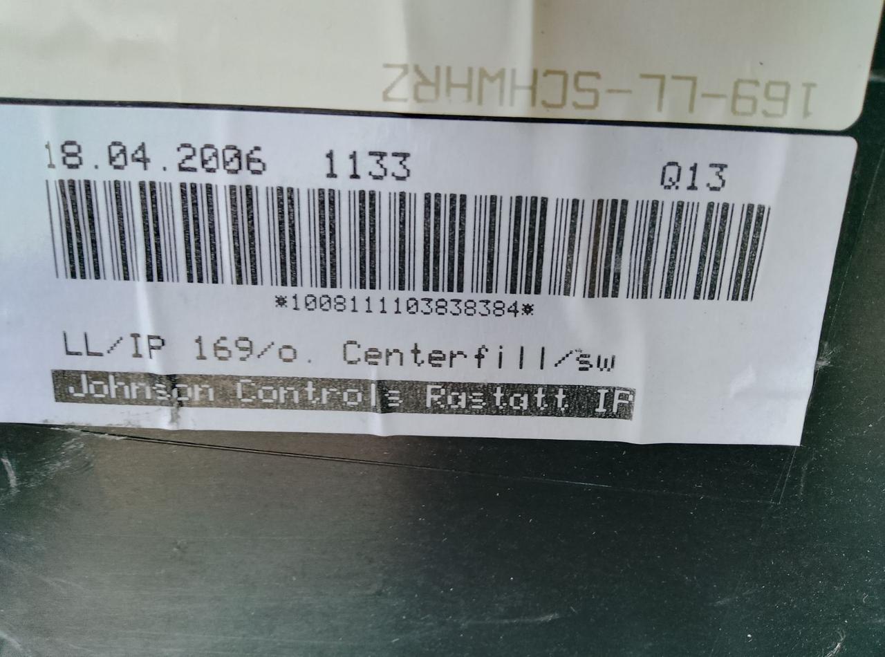 Вітаю зацікавлених на авто розборці Чемпіон !!!<br />
 Предметом оголошення є&nbsp;Крило Переднє Праве Vw Jetta LA3H Golf 5 Combi 1K5821022A<br />
 Фактичний стан на фото. Гарантія 14 днів на встановлення та перевірку<br />
 Висилаємо по всій Україні по передоплаті на транспортні витрати!<br />
 Наявність та асортимент на складі постійно змінюються.<br />
 Точні деталі уточняйте по телефону +380973363743 — фото 3